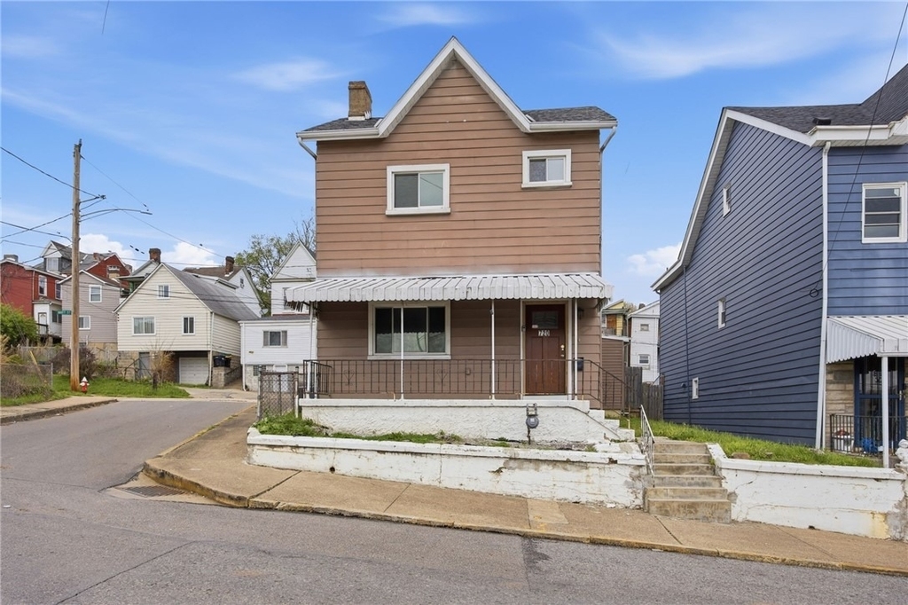 720 Mary St - Photo 0