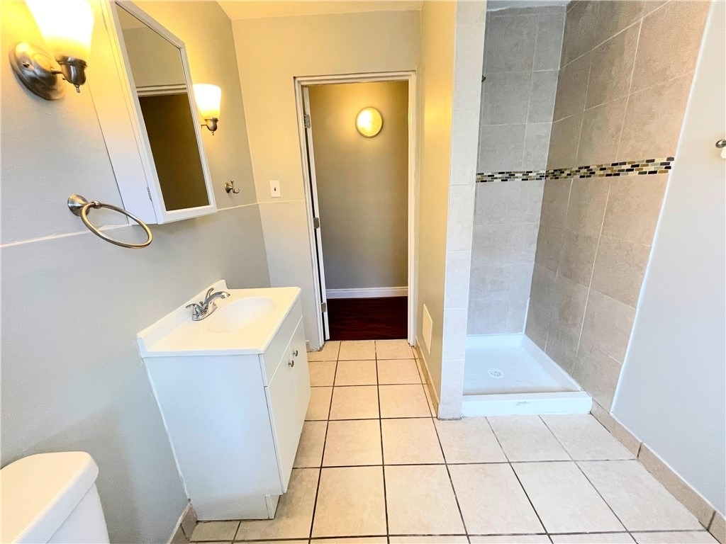 5544 Baywood St - Photo 2