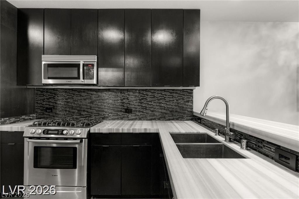 4525 Dean Martin Drive - Photo 2