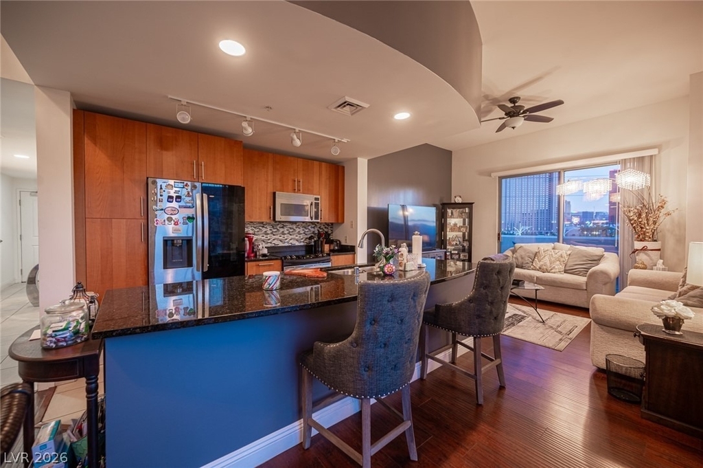 200 W Sahara Avenue - Photo 7