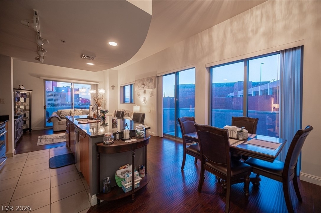 200 W Sahara Avenue - Photo 4