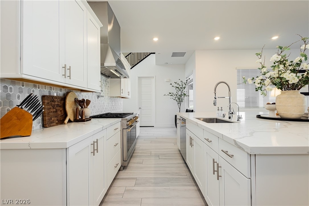 322 Natoire Court - Photo 12