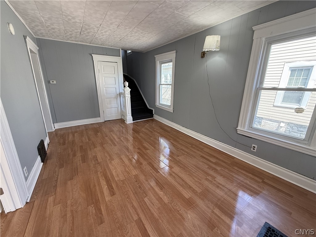 154 Seeley Avenue - Photo 1