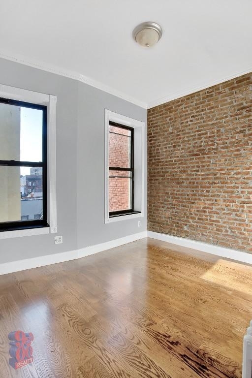 232 Elizabeth Street - Photo 4