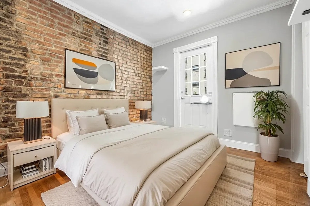 202 East 13th Street - Photo 2