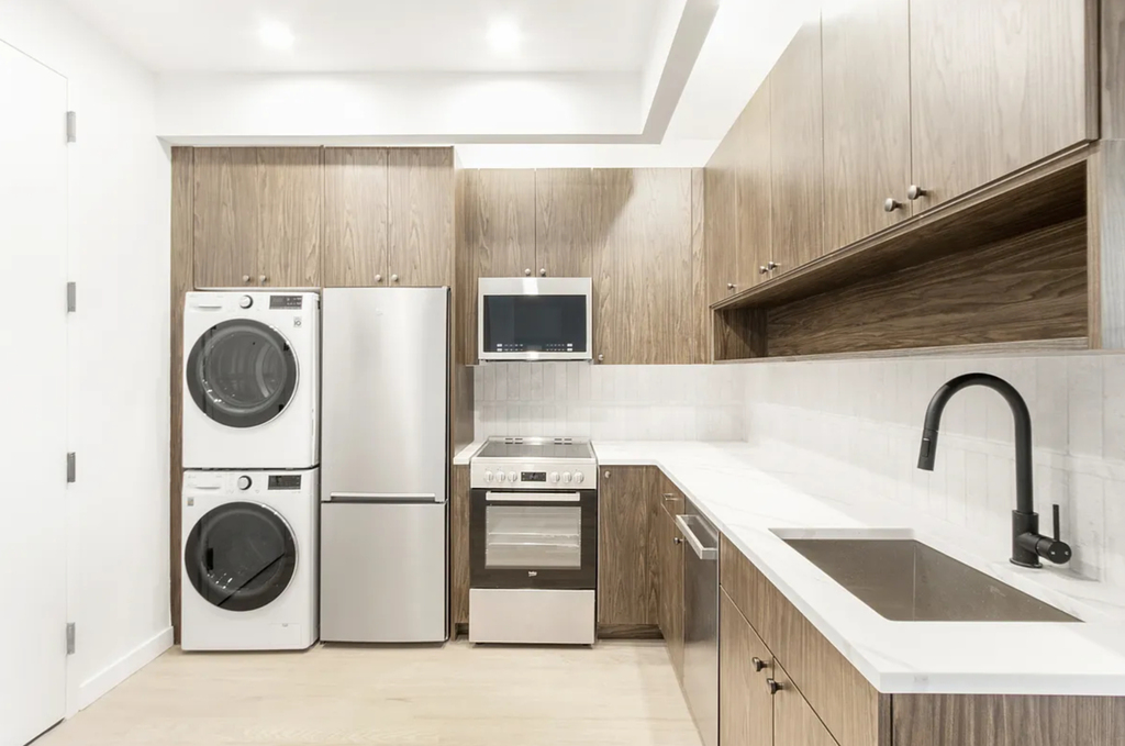 368 Leonard Street - Photo 4