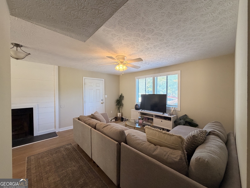 102 Welch Place - Photo 8