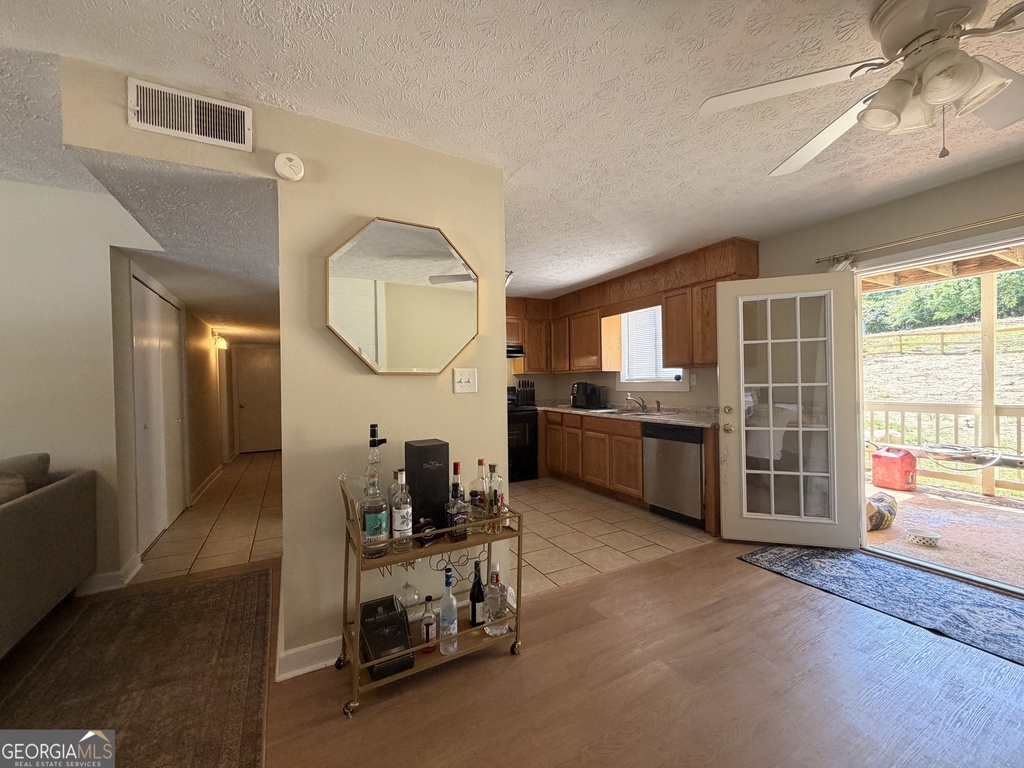 102 Welch Place - Photo 9