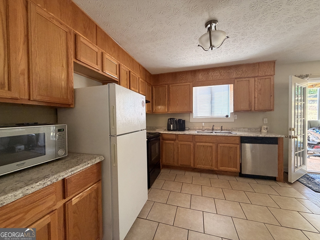 102 Welch Place - Photo 4