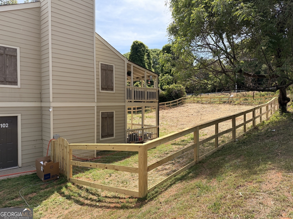 102 Welch Place - Photo 3