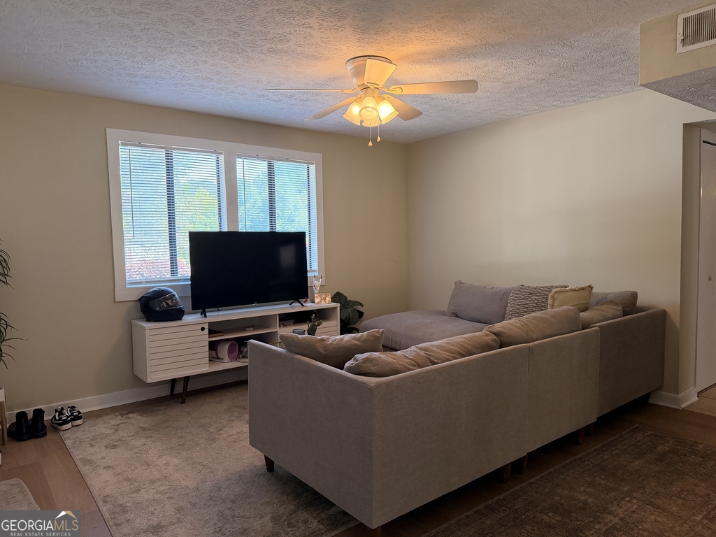 102 Welch Place - Photo 15