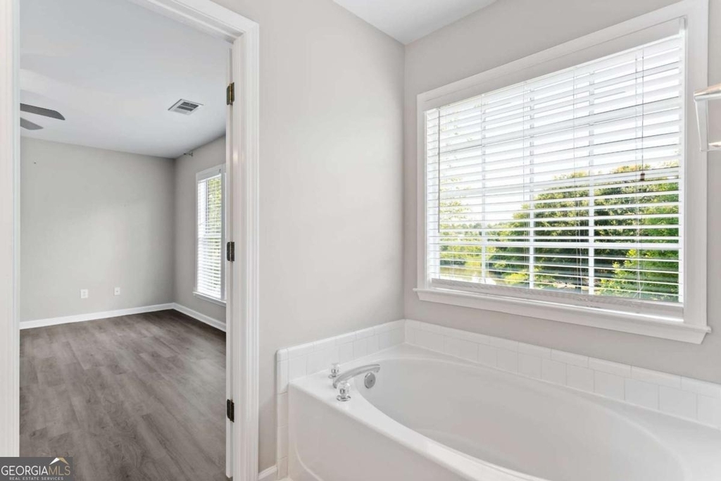 6250 Whirlaway Drive - Photo 11