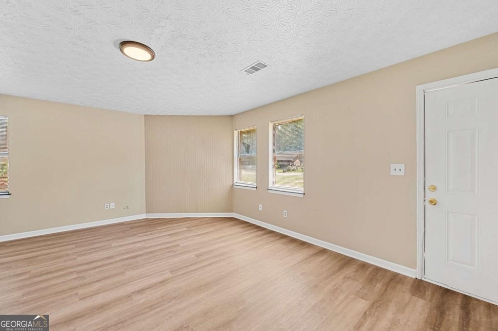 217 Tanglewood Drive - Photo 2