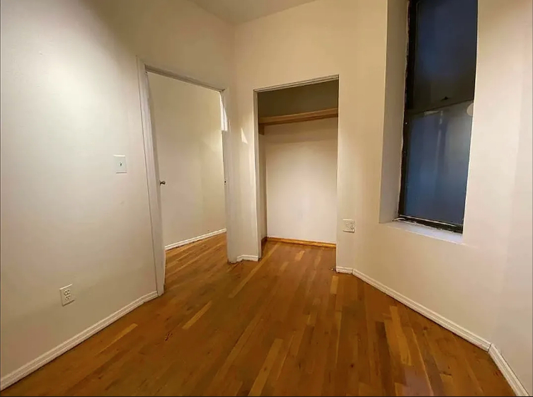 447 West 37th Street - Photo 4
