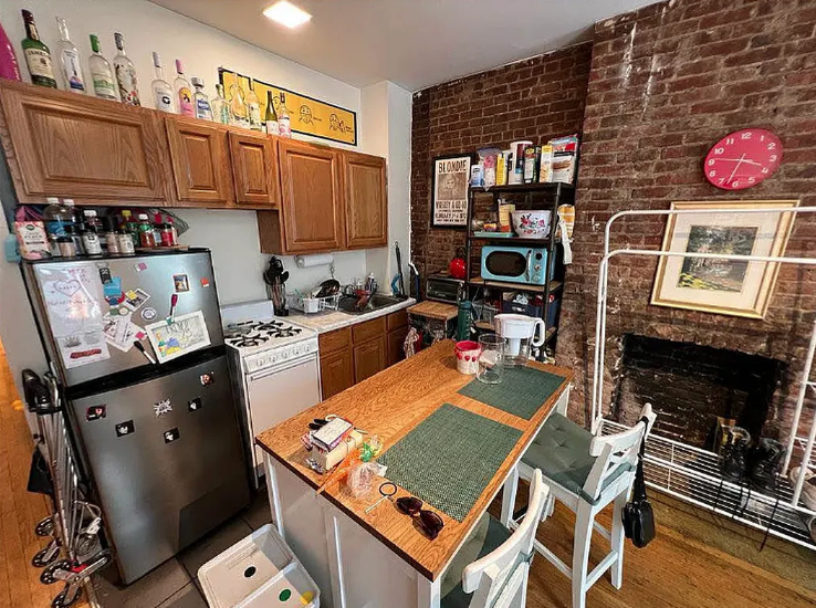 447 West 37th Street - Photo 1