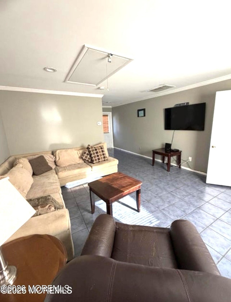 60 Sherman Avenue - Photo 4