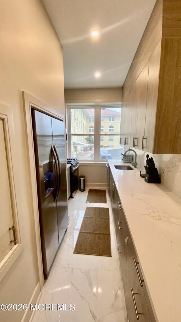 1 Roseld Avenue - Photo 4
