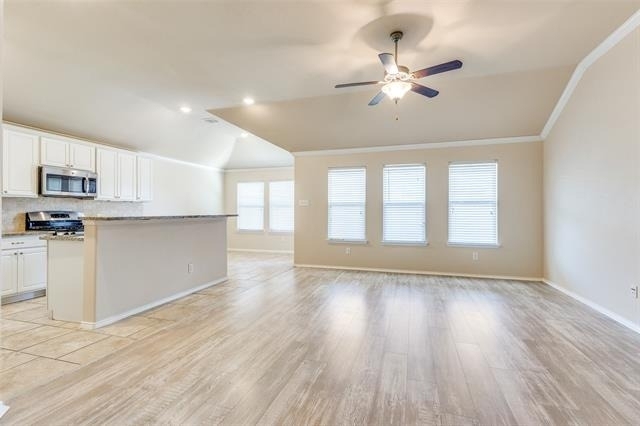 520 Pollyann Trail - Photo 3