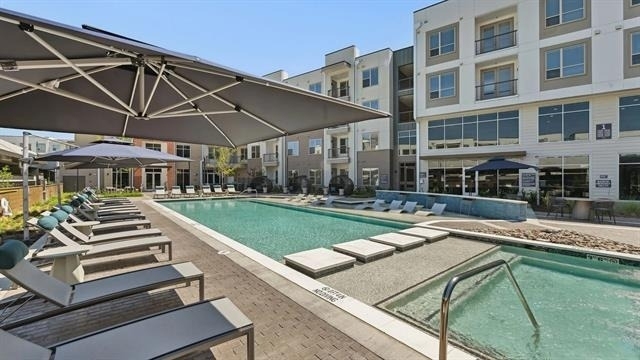 1735 N Greenville Avenue - Photo 1