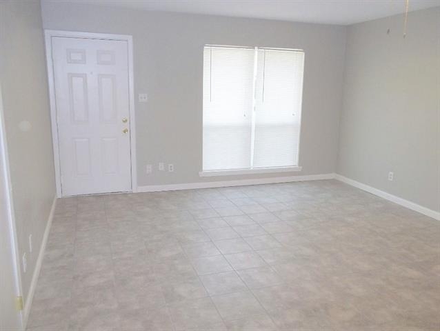 1502 Cardinal Drive - Photo 2
