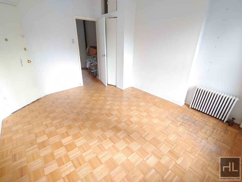 East 89th Street - Photo 3