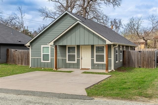 933 Rice Street - Photo 1
