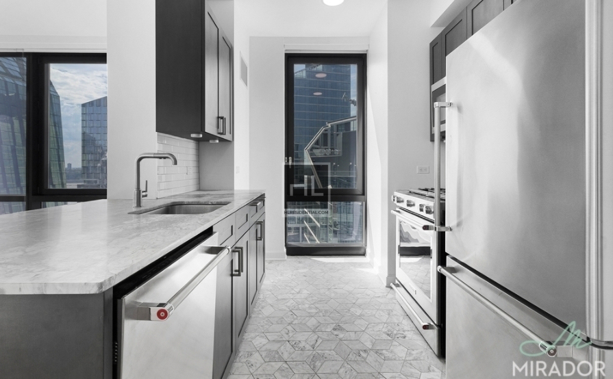 West End Avenue - Photo 2