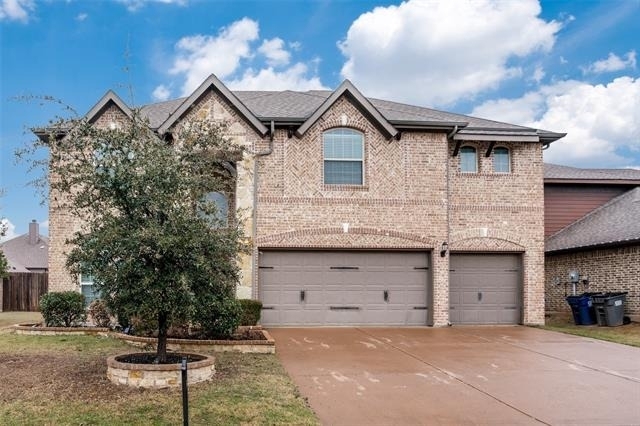 3303 Robin Trail - Photo 0