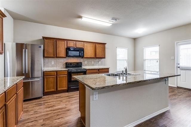 2903 Castlebend Drive - Photo 6