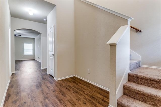 2903 Castlebend Drive - Photo 3