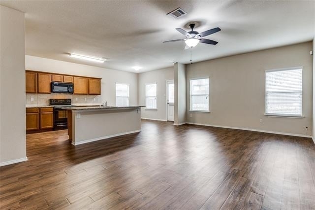 2903 Castlebend Drive - Photo 4
