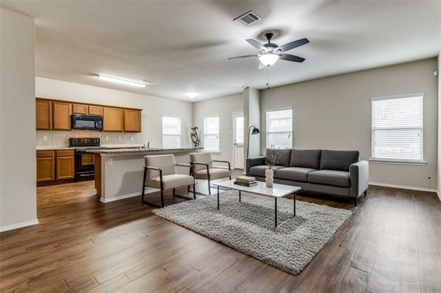 2903 Castlebend Drive - Photo 5
