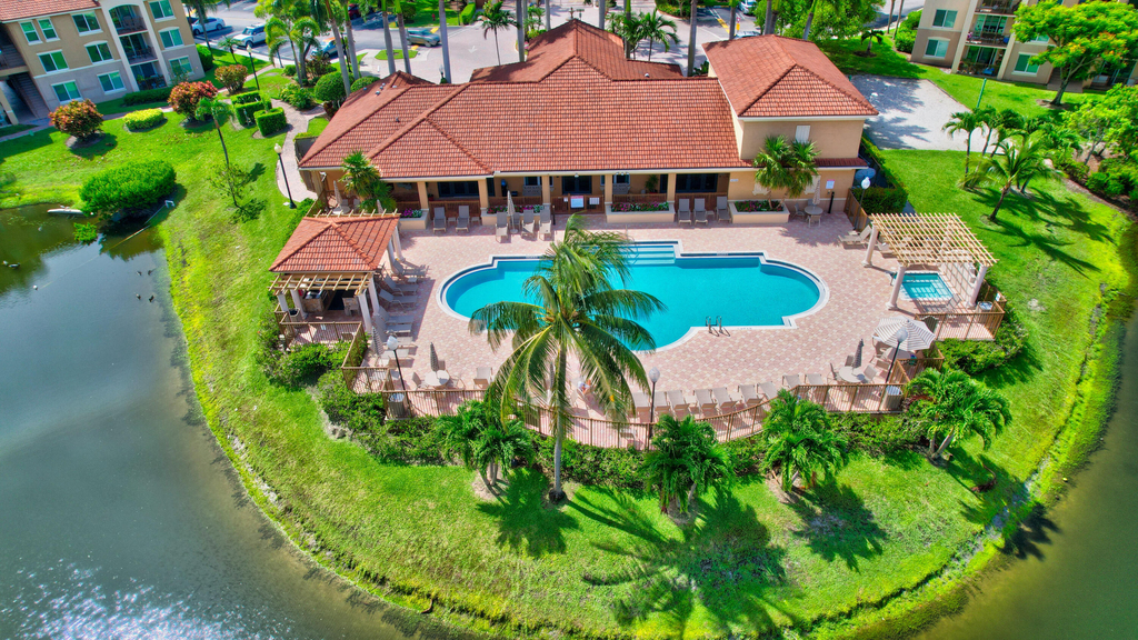 116 Villa Circle - Photo 0