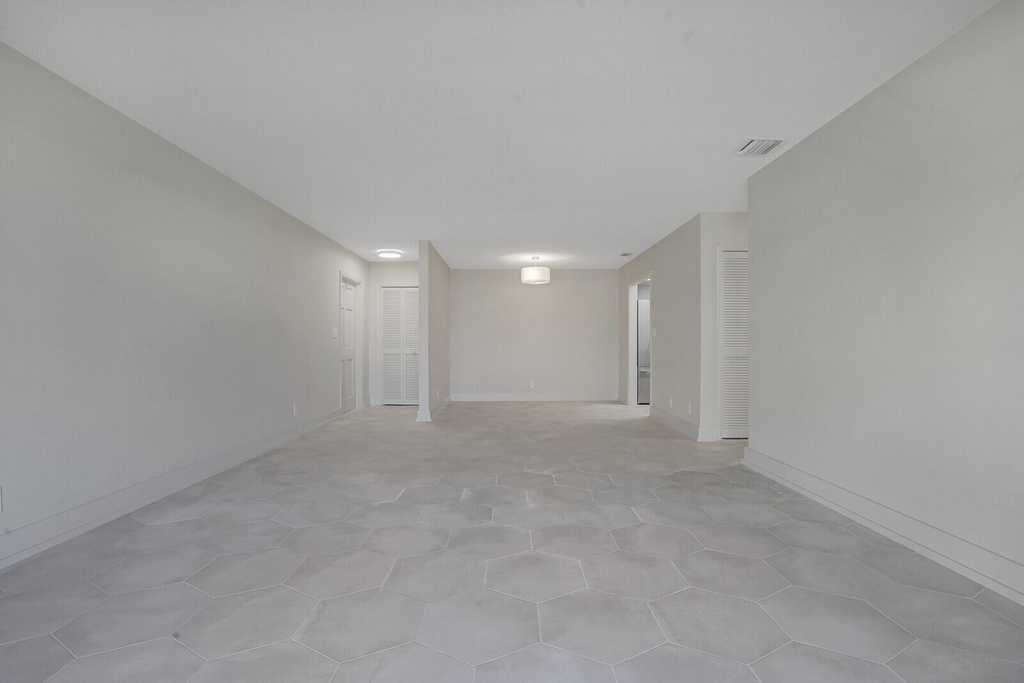 315 Venetian Drive - Photo 12
