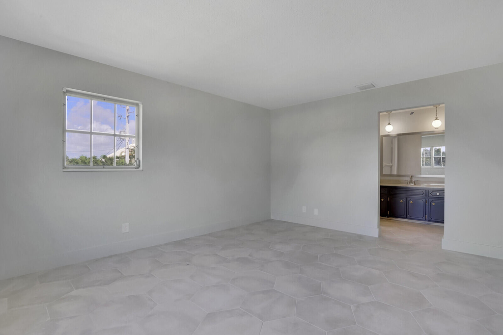 315 Venetian Drive - Photo 19