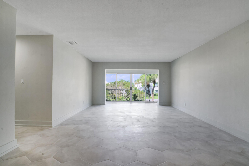 315 Venetian Drive - Photo 8