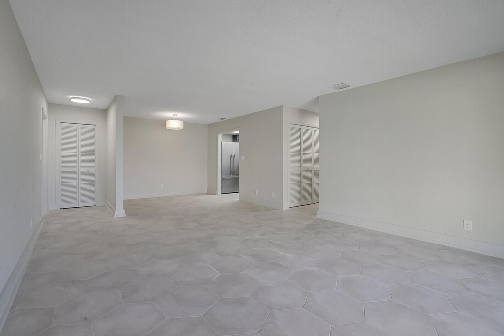 315 Venetian Drive - Photo 6