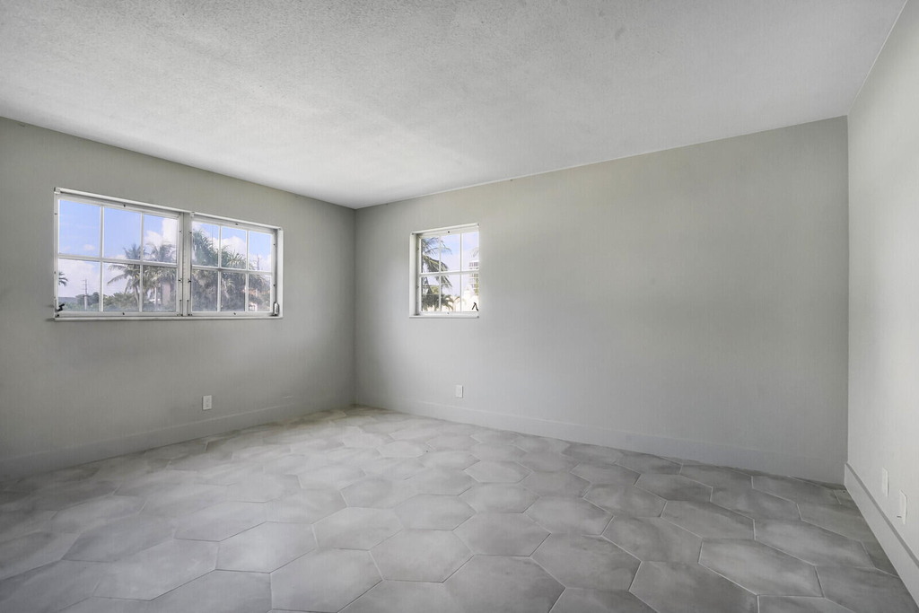 315 Venetian Drive - Photo 18