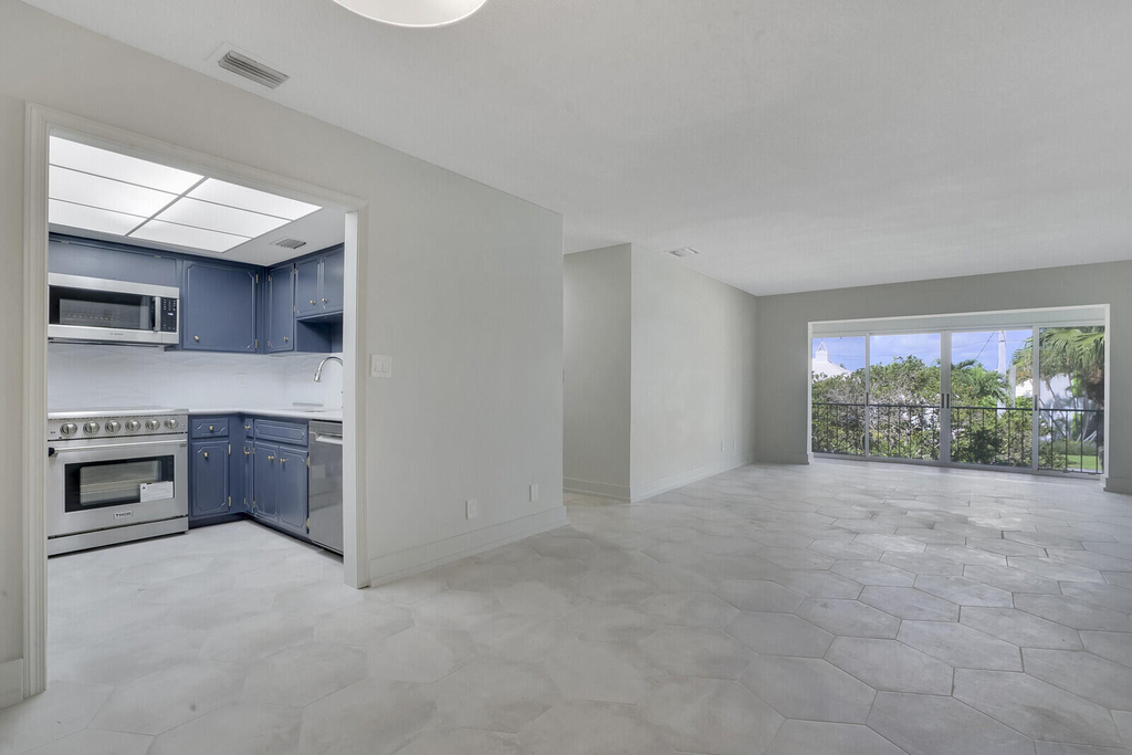 315 Venetian Drive - Photo 4