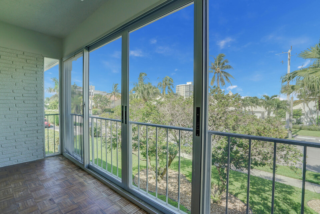 315 Venetian Drive - Photo 15