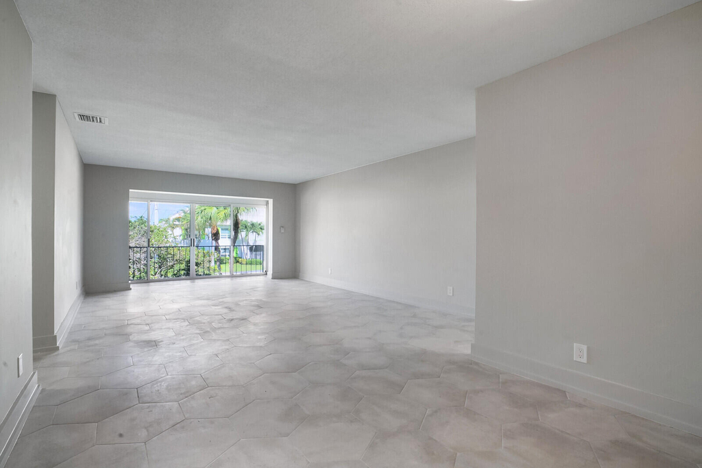 315 Venetian Drive - Photo 10