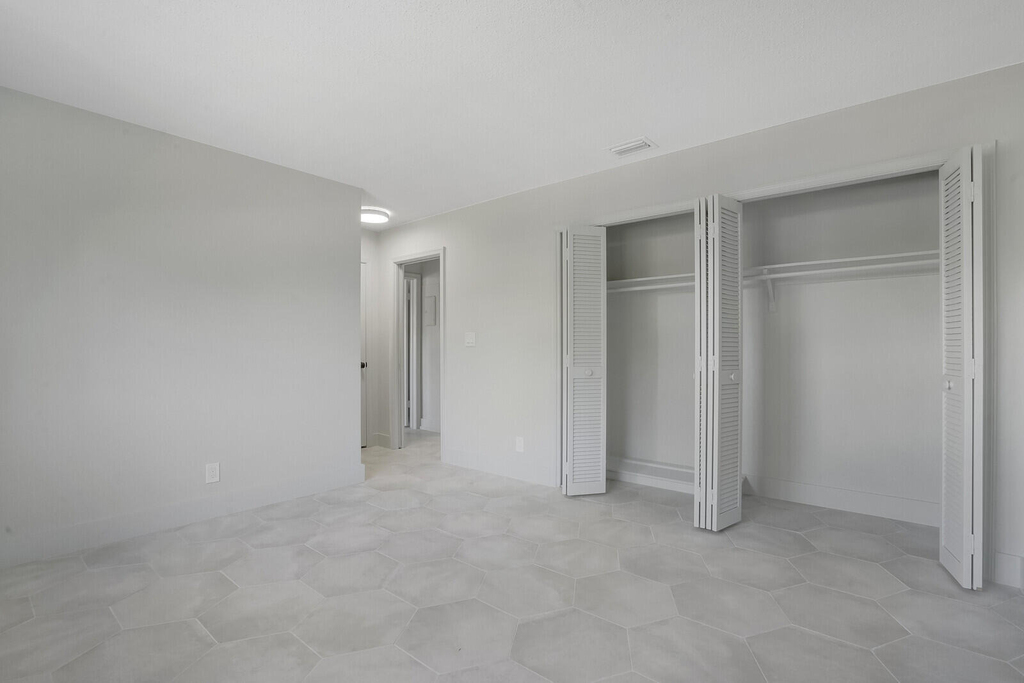 315 Venetian Drive - Photo 17