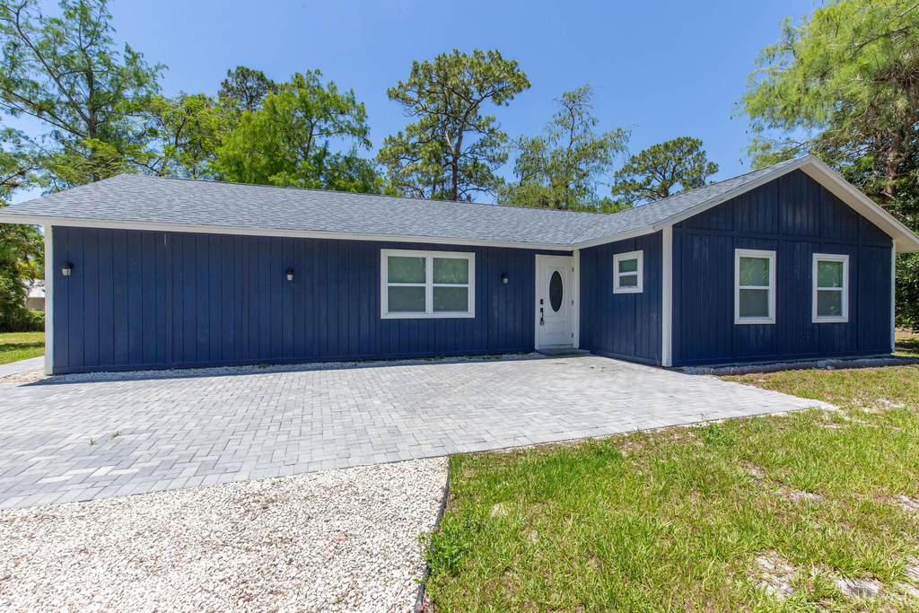16932 W Aintree Drive W - Photo 1