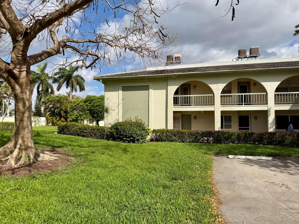 1101 Bahama Bend - Photo 0