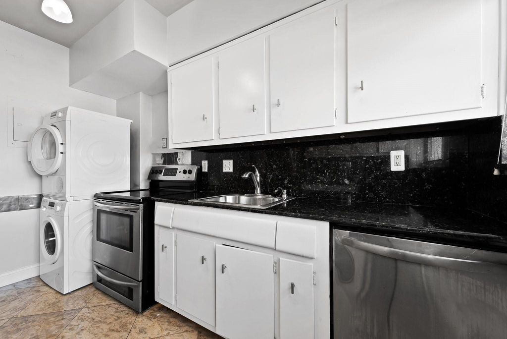3003 Terramar Street - Photo 0