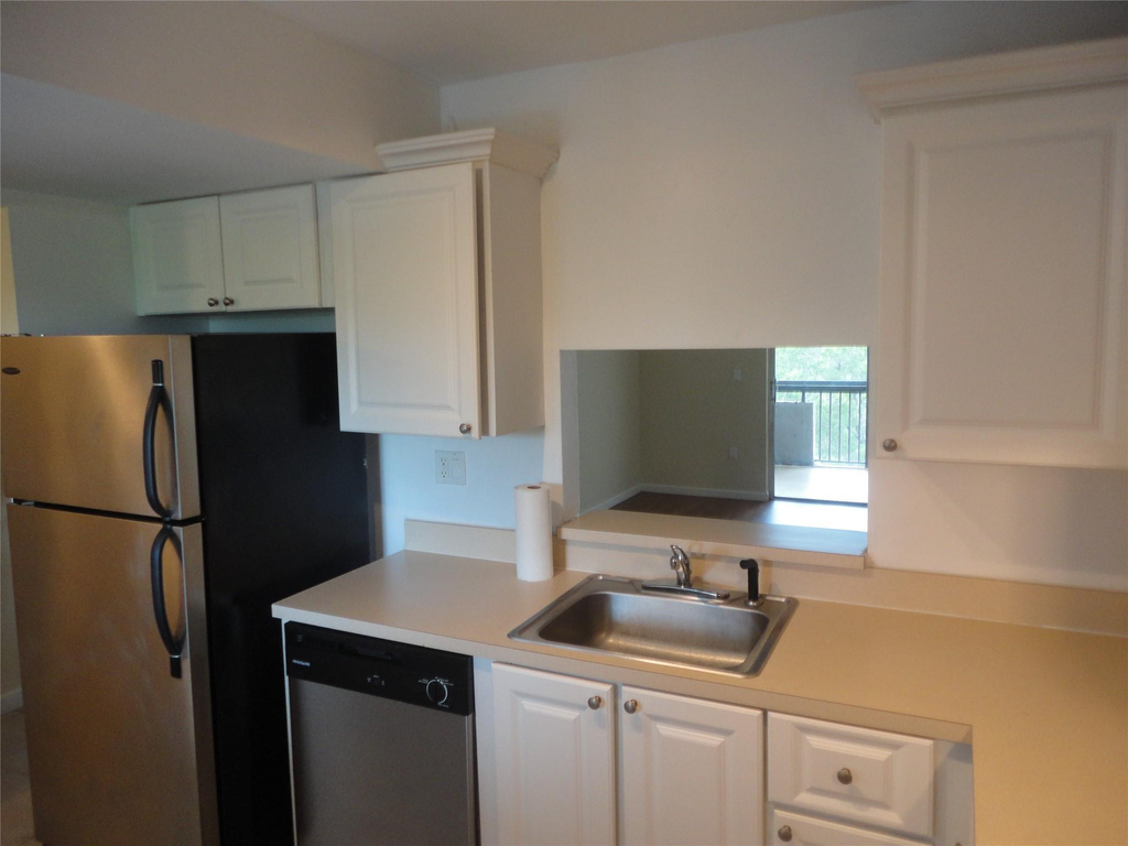 731 N Pine Island Road - Photo 2