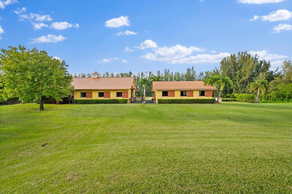 11861 Hawk Hollow - Photo 1