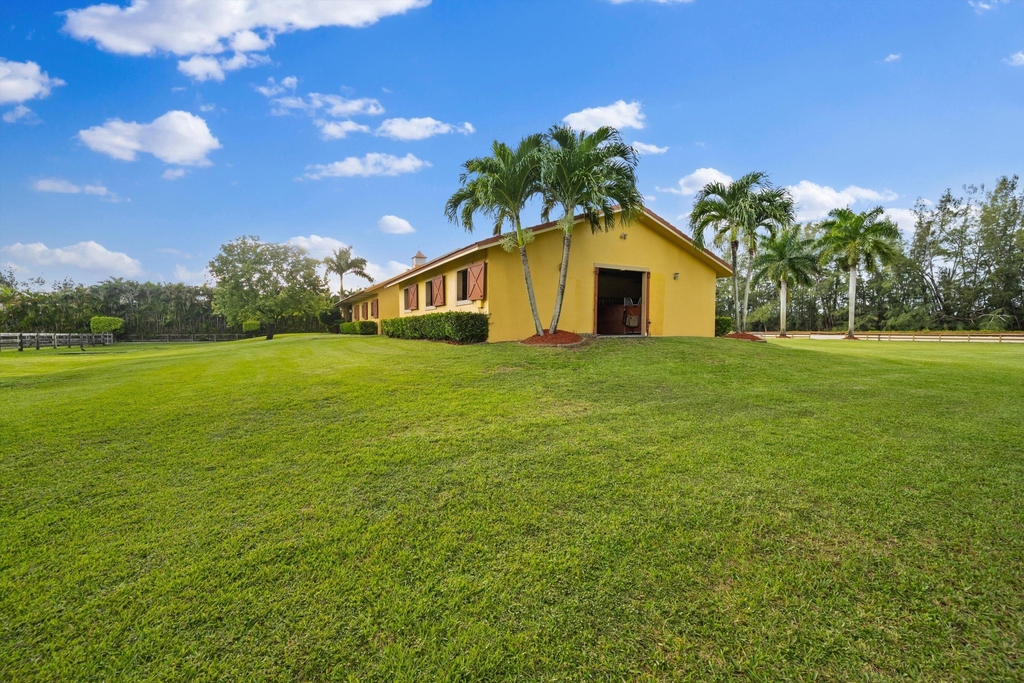 11861 Hawk Hollow - Photo 2