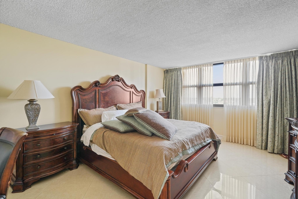 859 Jeffery Street - Photo 27