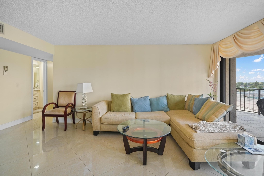 859 Jeffery Street - Photo 13